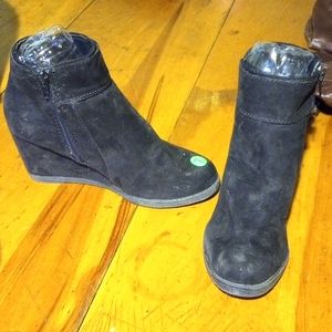 Black heels size 7 women's